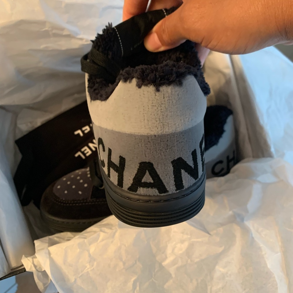 CHANEL SNEAKERS